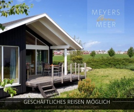 Schwarzes Holzferienhaus mit Sauna -- L I E B L I N G S P L A T Z -- an der Ostsee, Zierow bei Wismar, Strand 500m, alles inklusive