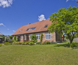 Altes Schulhaus FeWo Lehrerstube strandnah, Terrasse, Garten, Saunanutzung, Meerblick