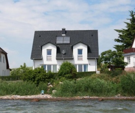 F-1037 Ferienhaus Neuendorf Haus Terrasse, Gartennutzung, Meerblick