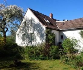 Sonniges Häuschen mit Garten