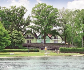 Strandhaus am Müritzufer